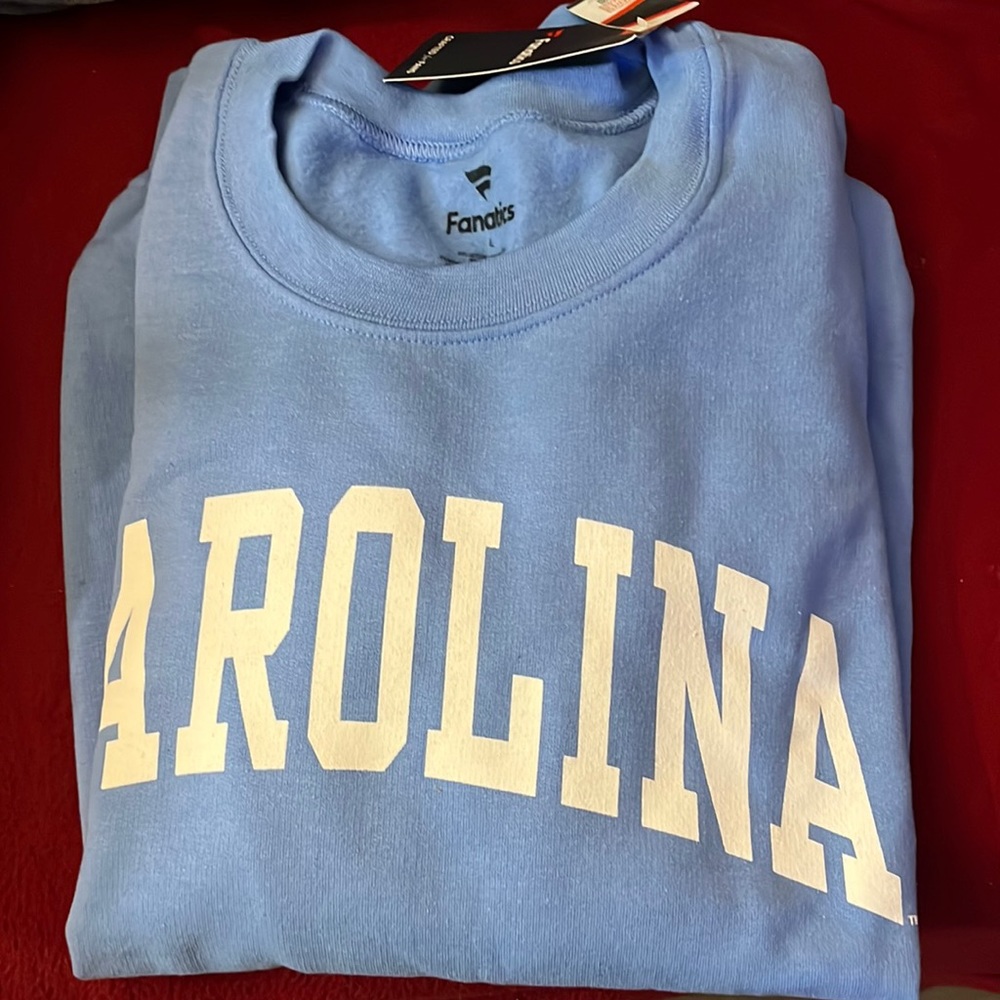 👋 1 HOUR SALE- NEW Carolina Sweatshirt size Large Unisex Carolina Blue Color